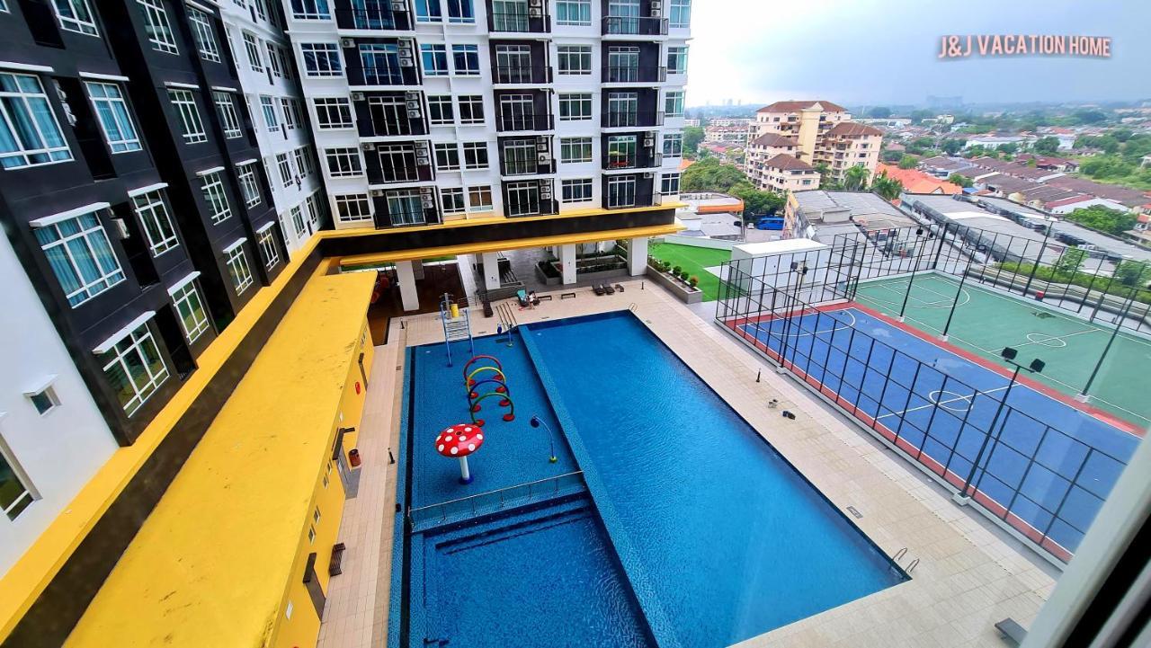 J&J Vacation Home@Novo8 Residence Kampong Tambak Exteriér fotografie