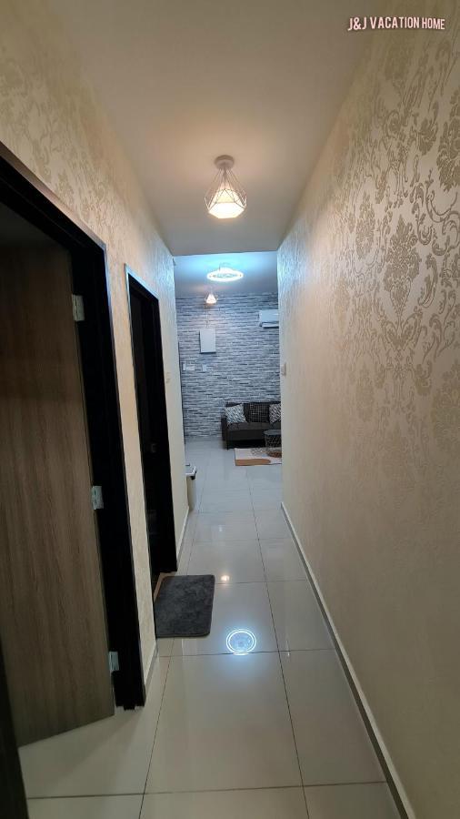 J&J Vacation Home@Novo8 Residence Kampong Tambak Exteriér fotografie