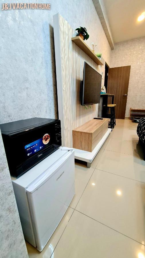 J&J Vacation Home@Novo8 Residence Kampong Tambak Exteriér fotografie