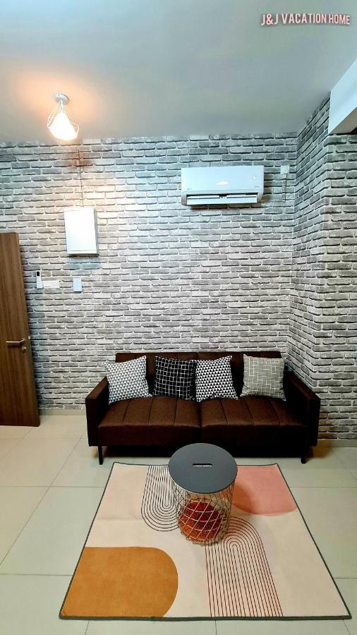 J&J Vacation Home@Novo8 Residence Kampong Tambak Exteriér fotografie
