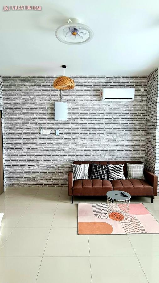 J&J Vacation Home@Novo8 Residence Kampong Tambak Exteriér fotografie