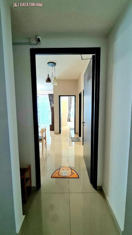 J&J Vacation Home@Novo8 Residence Kampong Tambak Exteriér fotografie