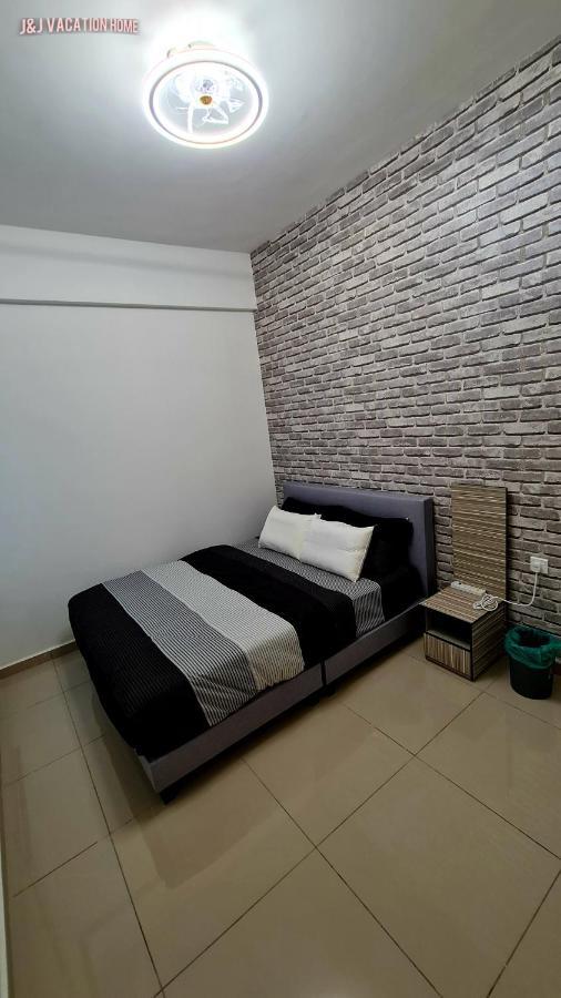 J&J Vacation Home@Novo8 Residence Kampong Tambak Exteriér fotografie