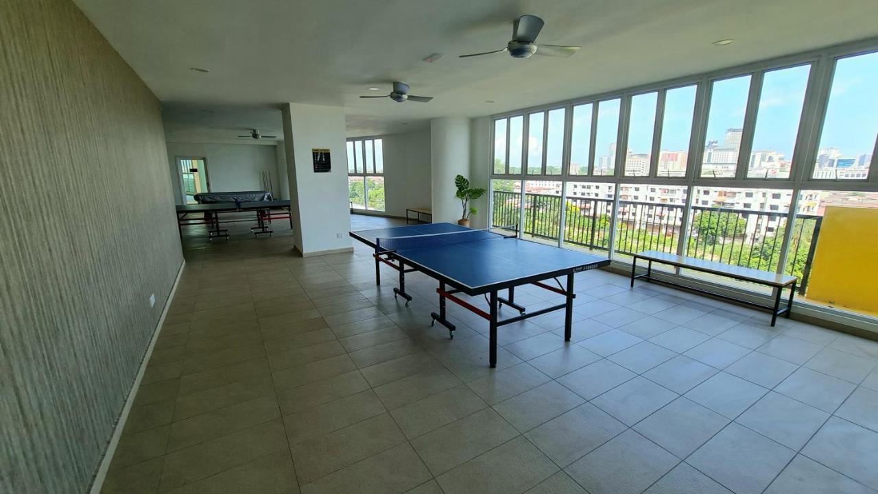 J&J Vacation Home@Novo8 Residence Kampong Tambak Exteriér fotografie